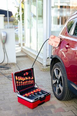 Набір інструментів для електромобілів і гібридних авто Neo Tools 01-312, 51 предмет, з ізоляцією 01-312 фото