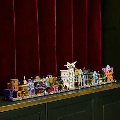 Конструктор LEGO Harry Potter Алея Діаґон Чаклунські крамниці 2750 деталей (76444)