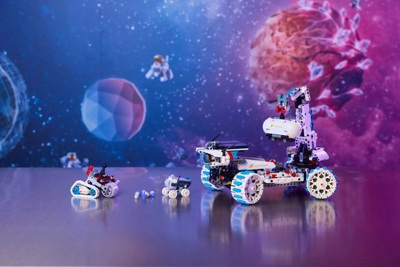 Конструктор LEGO Technic Місяцехід Lunar Outpost. Космічний корабель (392148)