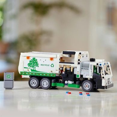 Конструктор LEGO Technic Сміттєвоз Mack LR Electric 503 деталі (42167)