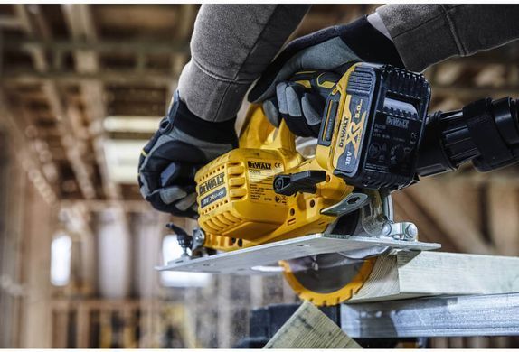 Пила дискова акумуляторна DeWALT DCS570N DCS570N фото