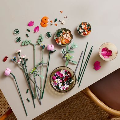 Конструктор LEGO Botanicals Милий рожевий букет квітів (391674)