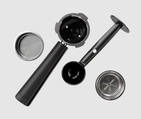 Кофеварка рожковая Electrolux 1л, молотая, ручной капуч, LED-дисплей, подогрев чашек, черный (366281) E6EC1-6BST фото