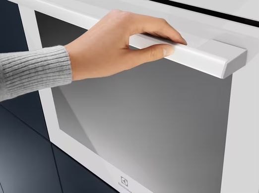 Electrolux Духова шафа електрична, 65л, A, дисплей, конвекція, білий (362579) EOF3H40BW фото
