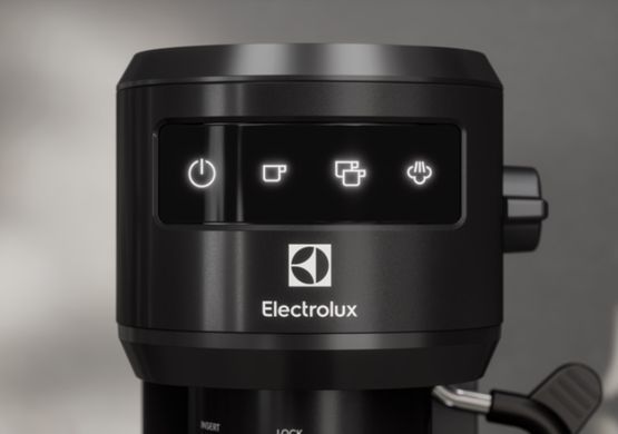 Кофеварка рожковая Electrolux 1л, молотая, ручной капуч, LED-дисплей, подогрев чашек, черный (366281) E6EC1-6BST фото