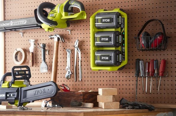Ryobi Зарядний пристрій Max Power RY36C3PA 36В 4А трипортовий (381641)