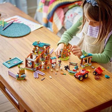 Конструктор LEGO Friends Приют для сельскохозяйственных животных 489 деталей (42617)