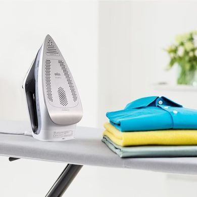 Braun Утюг TexStyle 7, 2900Вт, 300мл, паровой удар -220гр, нерж. сталь, черно-белый SI7149WB фото