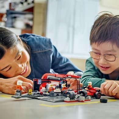 Конструктор LEGO City Пит-стоп и пит-экипаж F1 с болидом Ferrari 322 детали (60443)