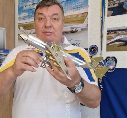 Коллекционная модель Metal Time Ukrainian Dream Exclusive Edition Ан-225 Мрия собранная двухцветная (MT001EE/READY) dt_95973 фото
