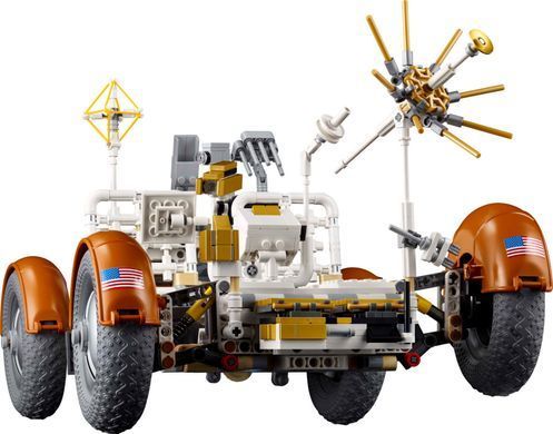 Конструктор LEGO Technic Місячний автомобіль NASA Apollo (379709)