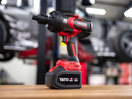 Гайковерт ударный аккумуляторный YATO: 18 В Li-Ion 6 АГод, квадрат 3/4", КМ-2400 Нм YT-828073 фото