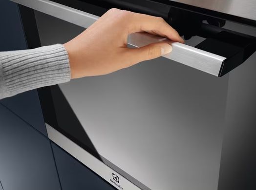 Electrolux Духова шафа електрична, 65л, A, дисплей, конвекція, нерж (362583) EOF3H00BX фото