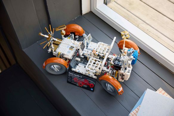 Конструктор LEGO Technic Місячний автомобіль NASA Apollo (379709)
