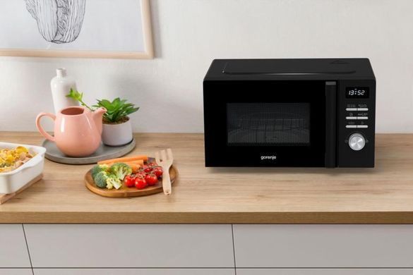 Мікрохвильова піч Gorenje, 20л, електр. керув., 800Вт, гриль, дисплей, 11 програм, чорний (391863) MO20A4BH фото