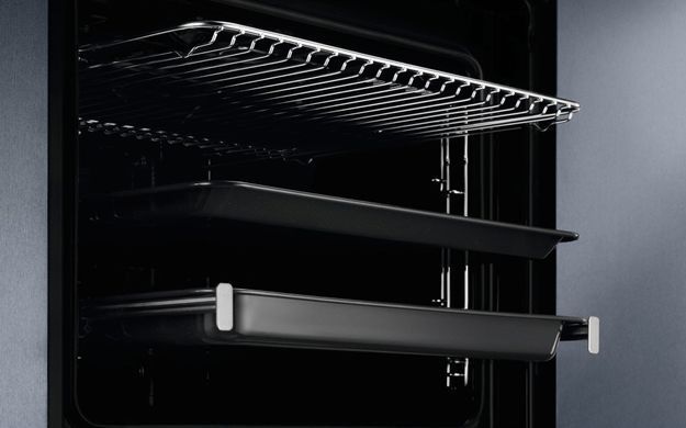 Electrolux Духовой шкаф электрический, 65л, A+, дисплей, конвекция, пиролиз, телескопические направляющие, нерж EOH4P56BX фото