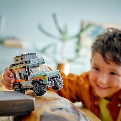 Конструктор LEGO City Позашляхова гірська вантажівка 4x4, 221 деталь (60447)