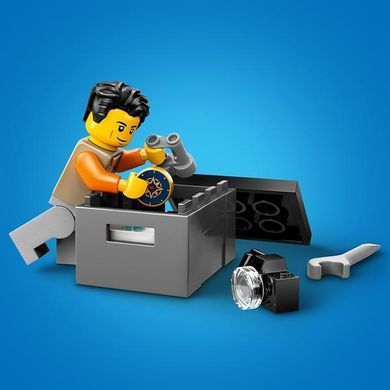 Конструктор LEGO City Позашляхова гірська вантажівка 4x4, 221 деталь (60447)