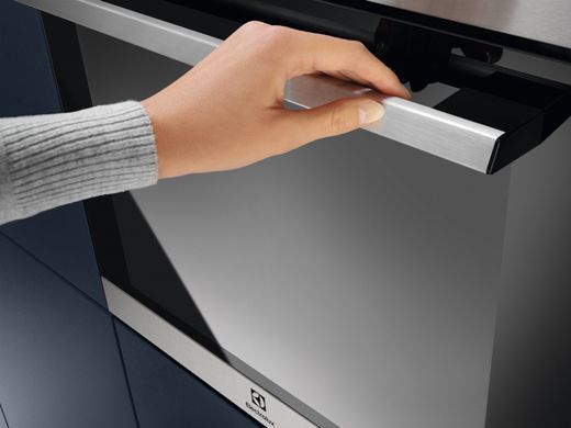 Electrolux Духова шафа електрична, 65л, A, дисплей, конвекція, нерж (362585) EOF3H40BX фото