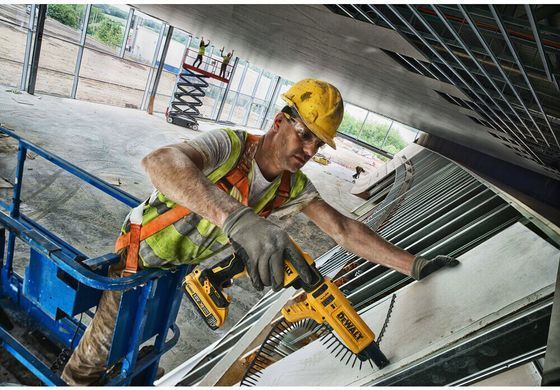 Шуруповерт аккумуляторный бесщеточный DeWALT DCF620D2K DCF620D2K фото
