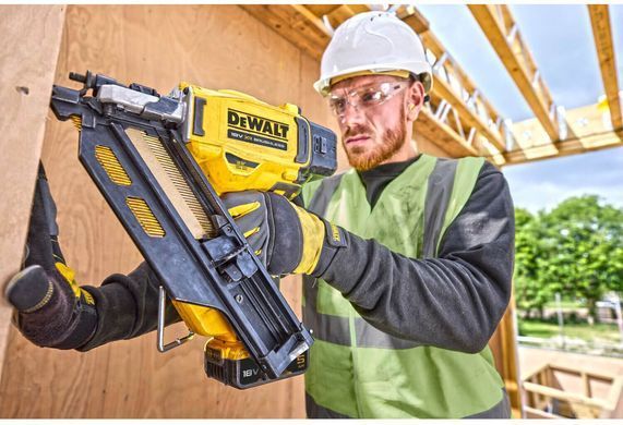 Пистолет гвоздозабивной бесщеточный аккумуляторный DeWALT DCN930N