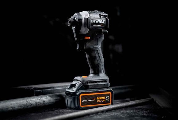 Шурупокрут ударний McLaren F1 TEAM LIMITED EDITION DeWALT DCF85MP2T DCF85MP2T фото