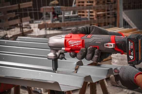 Ножницы высечные по металлу аккумуляторные MILWAUKEE, M12 FNB16-0 4933479617 фото