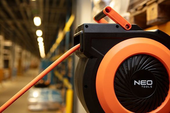 Катушка + пневматический шланг NEO TOOLS 10-700, композитная, 15 м+1 м, 20 бар, 1/4&Prime;