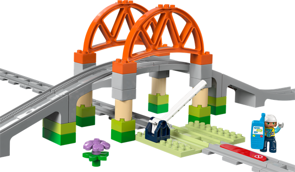 Конструктор LEGO DUPLO Town Железнодорожный мост и пути дополнительный набор 42 детали (10426)