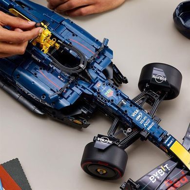 Конструктор LEGO Technic Автомобиль F1 Oracle Red Bull Racing RB20, 1639 деталей (42206)