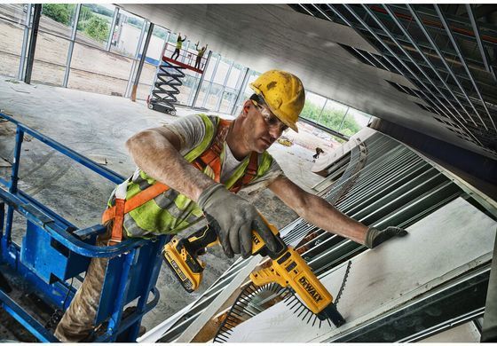Шуруповерт аккумуляторный бесщеточный DeWALT DCF620N DCF620N фото