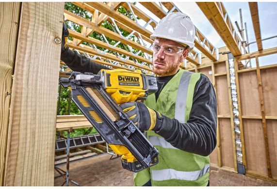 Пистолет гвоздозабивной аккумуляторный бесщеточный DeWALT DCN930P2