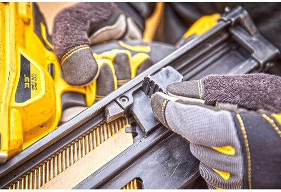 Пистолет гвоздозабивной аккумуляторный бесщеточный DeWALT DCN930P2