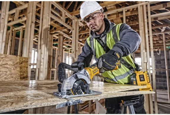 Пила дискова акумуляторна безщіткова компактна DeWALT DCS571NT DCS571NT фото