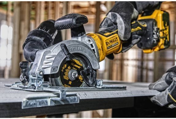 Пила дискова акумуляторна безщіткова компактна DeWALT DCS571NT DCS571NT фото