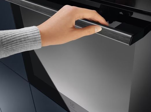 Electrolux Духова шафа електрична, 65л, A, дисплей, конвекція, телескопічні напрямні, чорний (362597) EOF5C50BZ фото