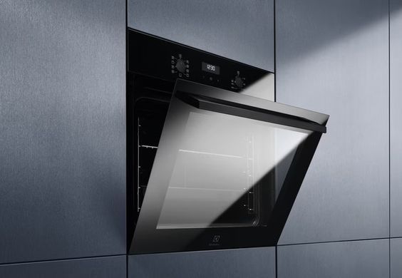 Electrolux Духова шафа електрична, 65л, A, дисплей, конвекція, телескопічні напрямні, чорний (362597) EOF5C50BZ фото