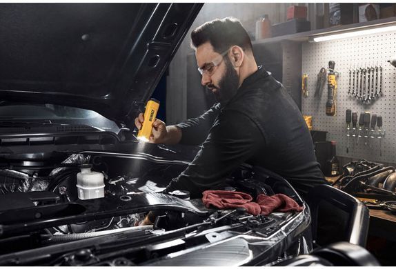 Фонарь светодиодный аккумуляторный DeWALT DCL183 DCL183 фото