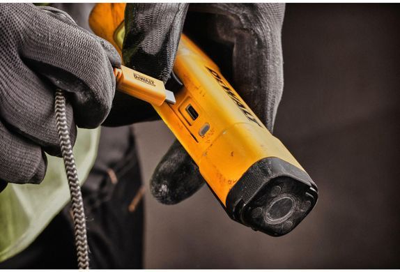 Фонарь светодиодный аккумуляторный DeWALT DCL183 DCL183 фото