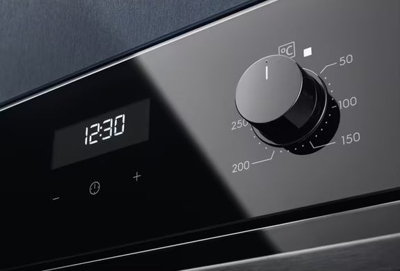 Electrolux Духова шафа електрична, 65л, A, дисплей, конвекція, телескопічні напрямні, чорний (362597) EOF5C50BZ фото