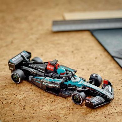 Конструктор LEGO Speed Champions Автомобіль для перегонів Mercedes-AMG F1 W15, 267 деталей (77244)