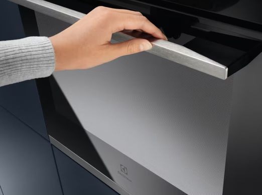 Electrolux Духова шафа електрична, 72л, A+, дисплей, конвекція, піроліз, телескопічні напрямні, чорний+нерж (368035) KOEBP39WX фото