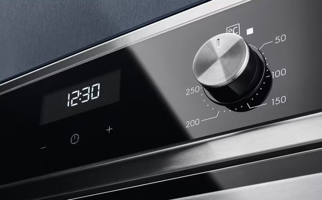 Electrolux Духова шафа електрична, 65л, A, дисплей, конвекція, чорний (362601) EOF5H40BX фото