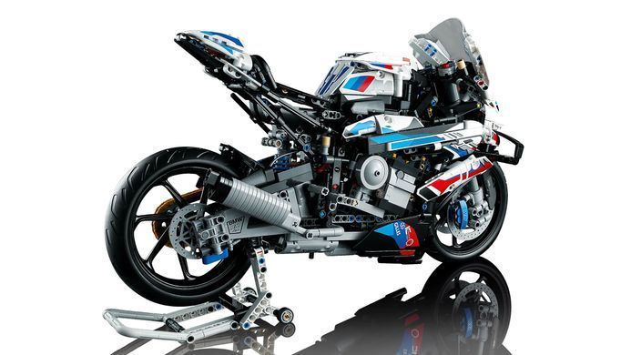 Конструктор LEGO Technic BMW M 1000 RR (358181)