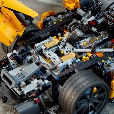Конструктор LEGO Technic McLaren P1 3893 детали (42172)