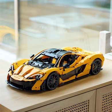 Конструктор LEGO Technic McLaren P1 3893 детали (42172)