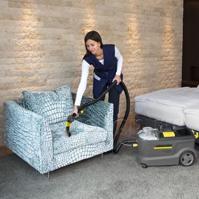 Karcher Пилосос миючий Puzzi 10/2 Adv, 1250Вт, 10л, 3250 л/хв, 11.5кг (349811) 1.193-120.0 фото