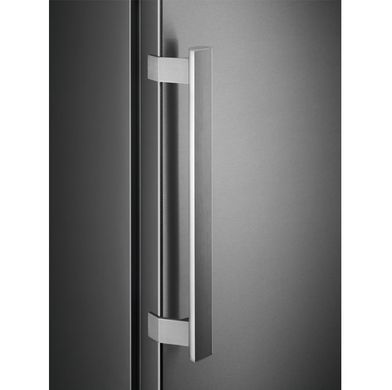 Electrolux Морозильная камера Electrolux RUT7ME28X2 RUT7ME28X2 фото