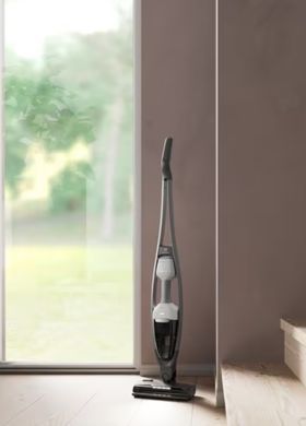 Electrolux Пылесос беспроводный, конт пыль -0.3л, автон. раб. до 55мин, вес-2.7кг, НЕРА, 2в1, турбо-щетка, BRC, 5 насадок, белый ES62HB25UV фото