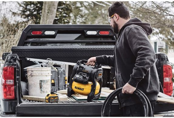 Компрессор воздушный аккумуляторный DeWALT DCC1018N DCC1018N фото